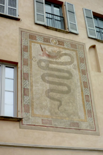 VEDI-BISSONE-Stemma-col-serpente-incoronato